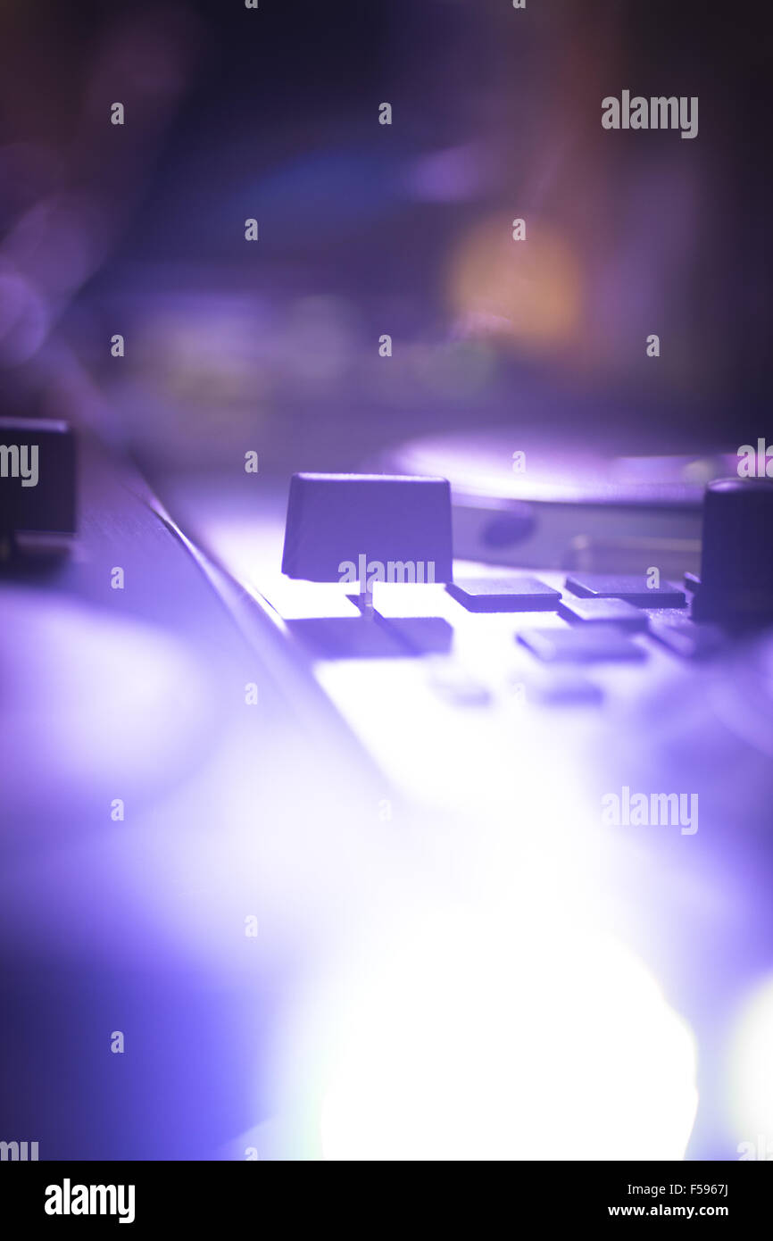 Dj Console Cd Mp4 Deejay Mixing Desk Ibiza House Techno Dance