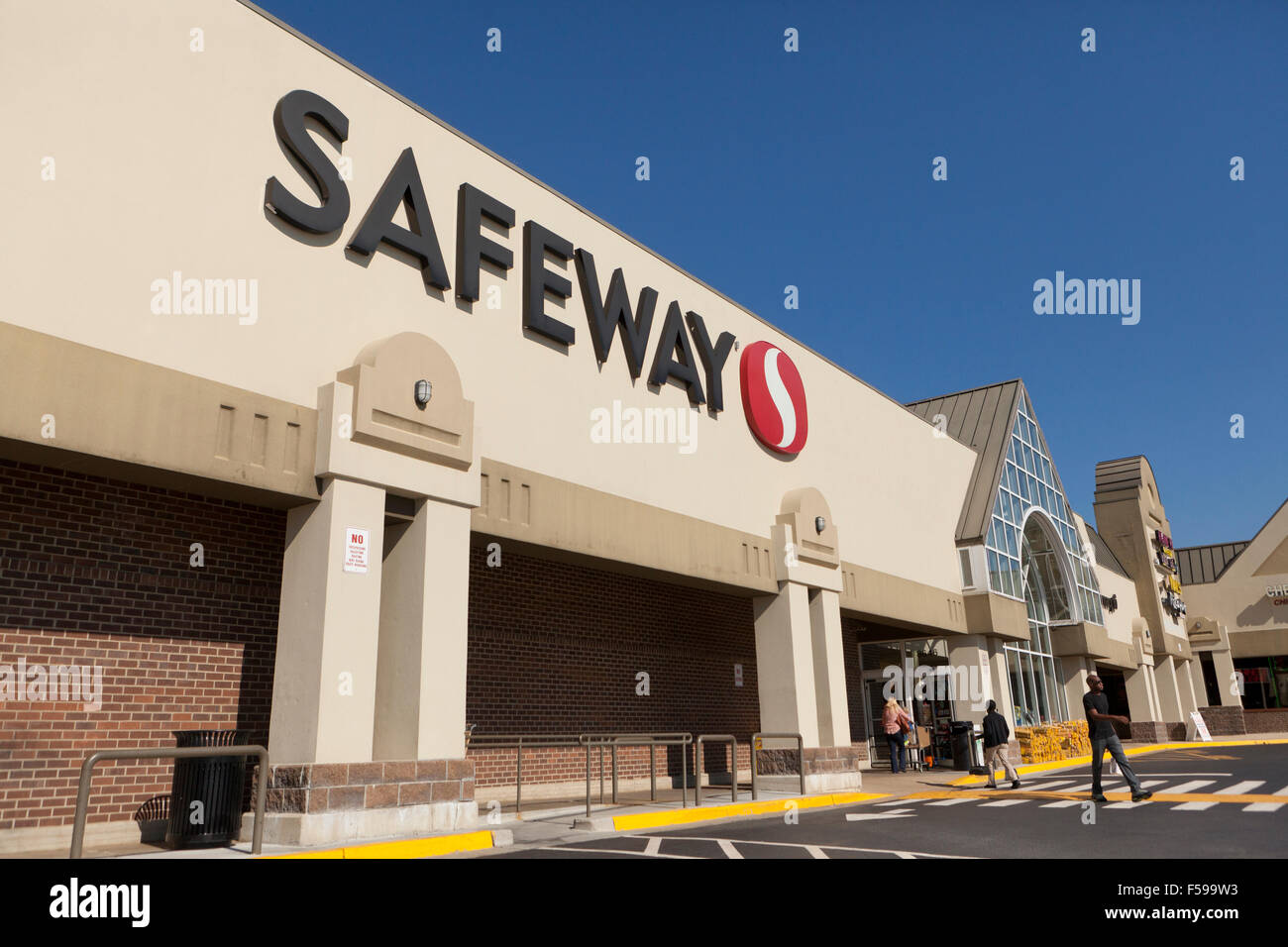 Safeway supermarket hires stock photography and images Alamy