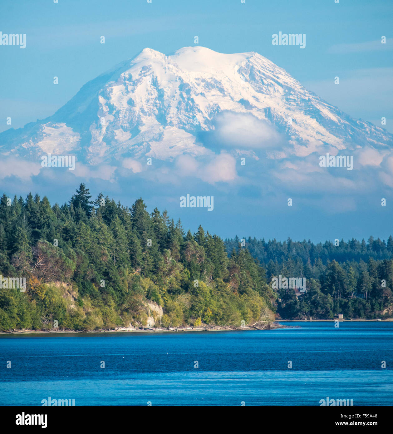 Mt rainier and puget sound hi-res stock photography and images - Alamy
