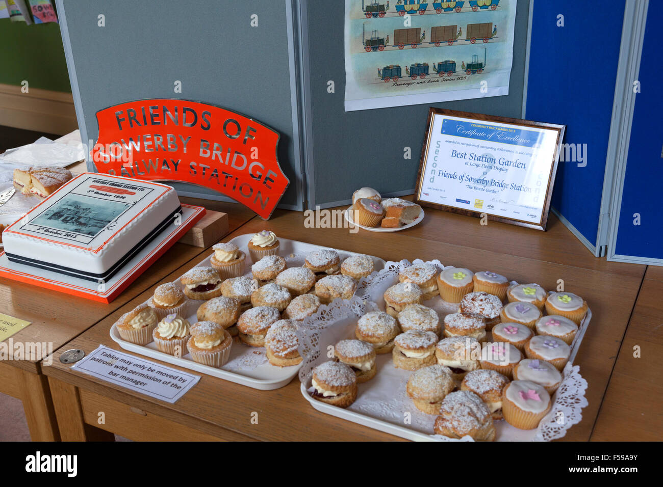 Cakes for the 175th anniversary of the opening of Sowerby Bridge railway station Stock Photo