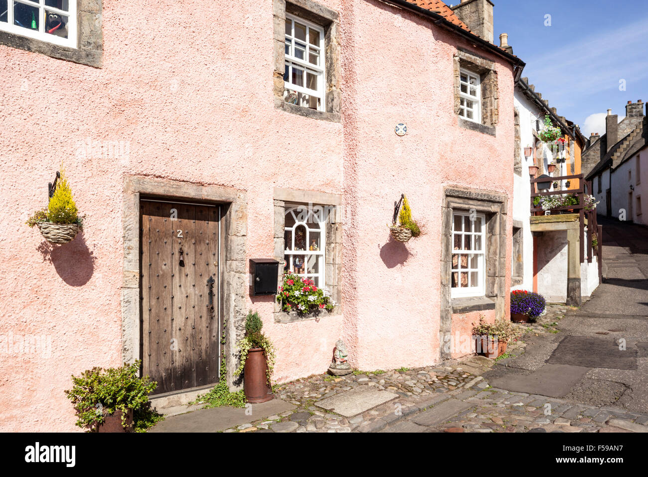 Historic buildings in Tanhouse Brae in the Royal Burgh of Culross, Fife, Scotland UK Stock Photo