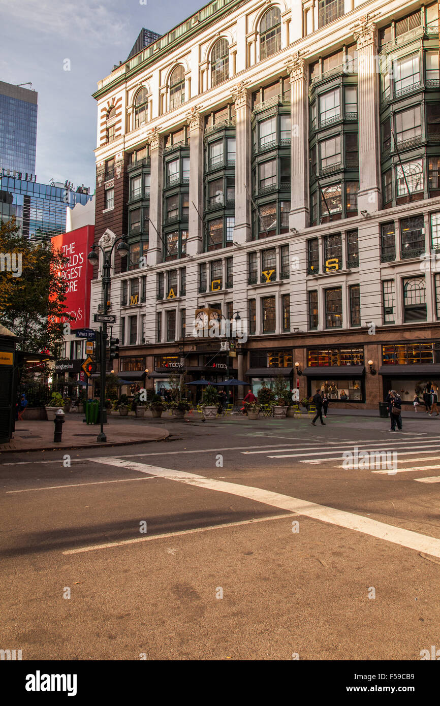 Macy's Department store, Herald Square on Sixth Avenue, Manhattan, New