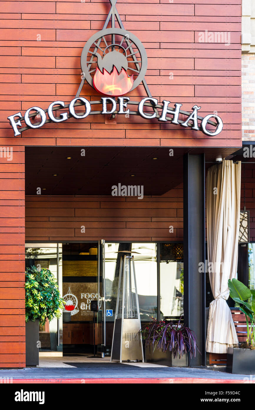 Low-angle view of sign for Cinearts theatre on Santana Row in the Silicon  Valley, San Jose, California, December 14, 2019 Stock Photo - Alamy