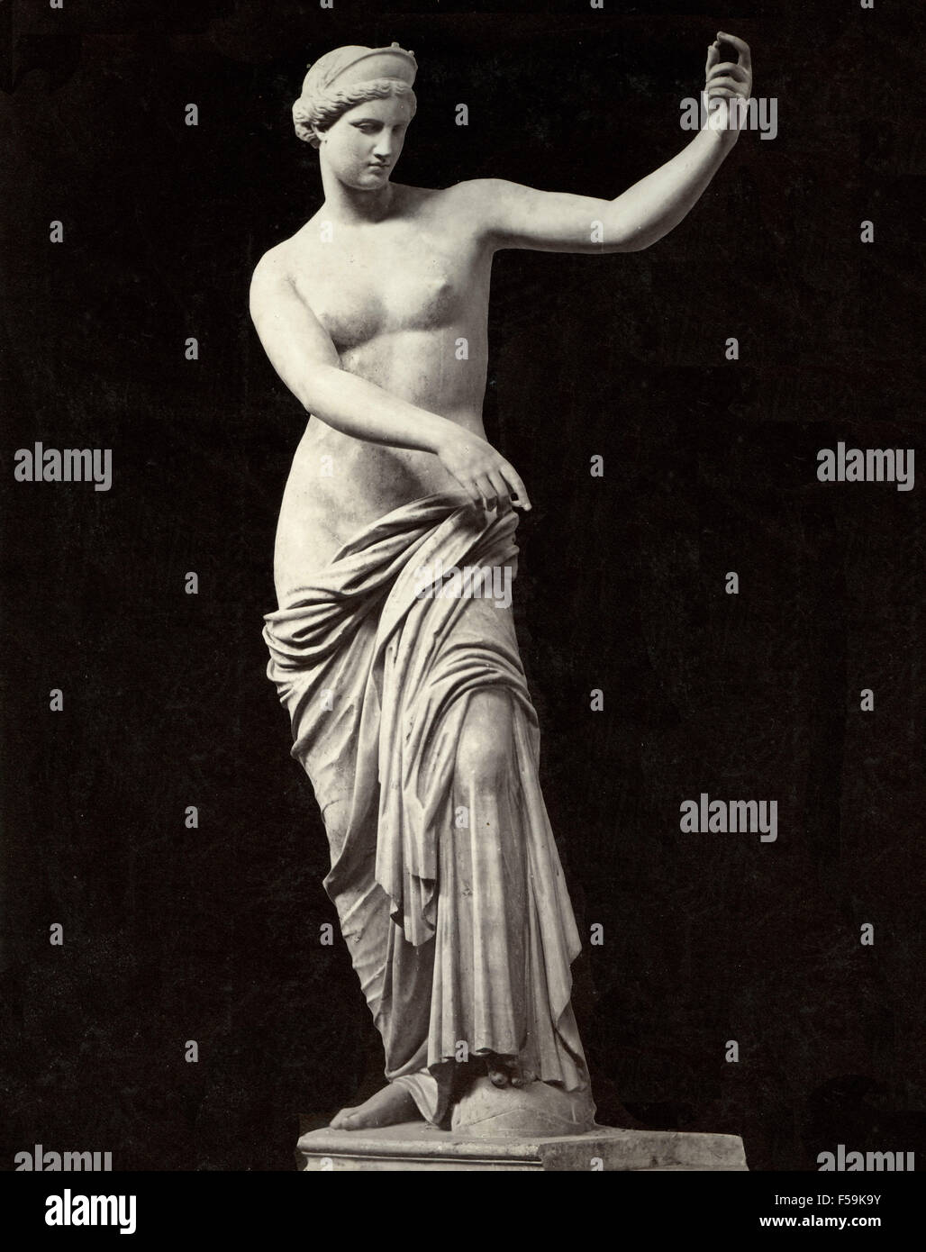 statue of venus callipygian, High definition