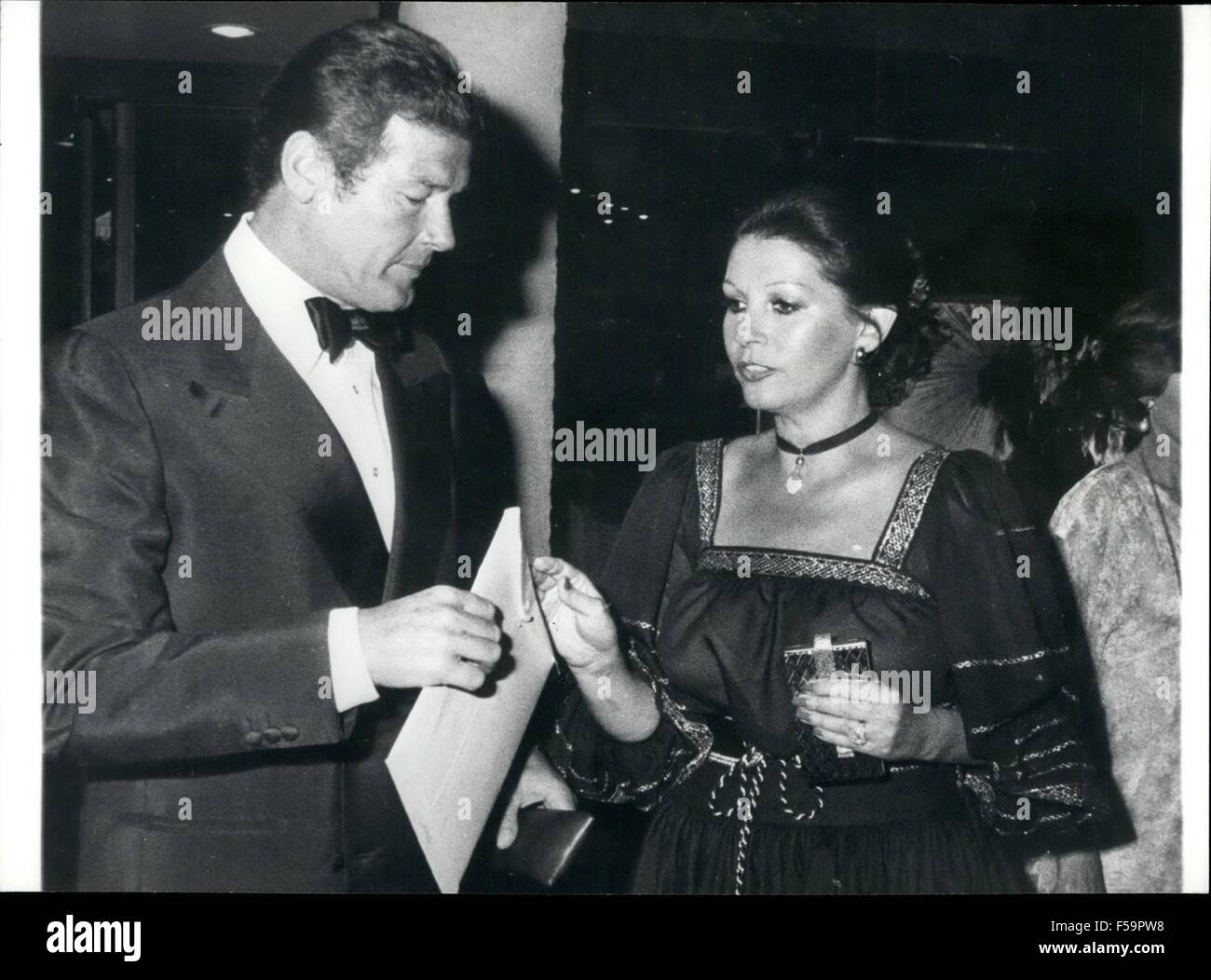 1972 - Roger Moore in Monaco: Roger Moore pictured with his wife Luisa, when they attended the 50th anniversary of the International Variety Club dinner in Monte Carlo Roger Moore is trying to prevent his former wife Dorathy Squires publishing loveletters written by him during their ten years of marriage as they might spoil his James Bond image. © Keystone Pictures USA/ZUMAPRESS.com/Alamy Live News Stock Photo
