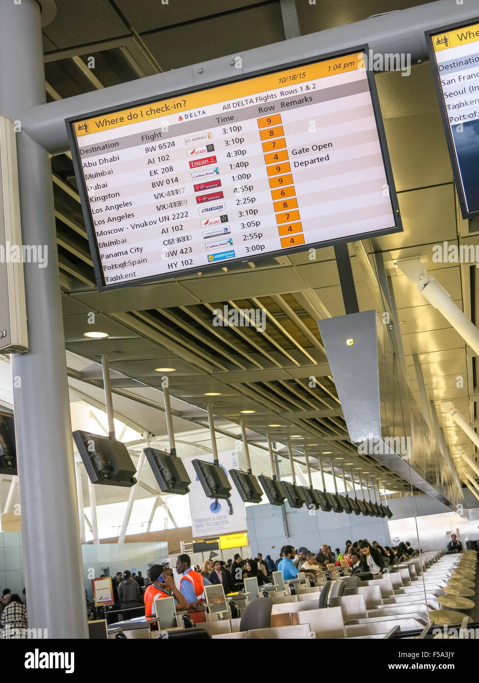 Dentro Do Terminal 4 Da Linha Aérea Do Delta No Aeroporto Internacional De  JFK Em New York Foto de Stock Editorial - Imagem de pista, colosso: 85463488