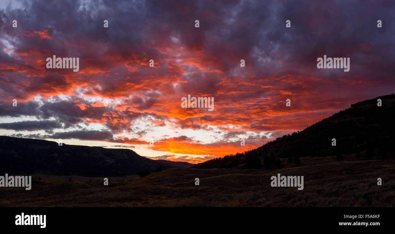Sunset over the Lamar Valley, Yellowstone National Park, Wyoming, USA Stock Photo