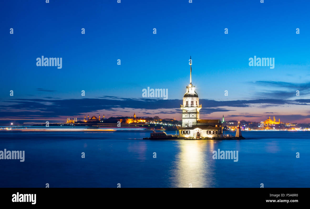 Kız Kulesi, Maiden's Tower at night, island in Bosphorus, Üsküdar, Istanbul Turkey Stock Photo