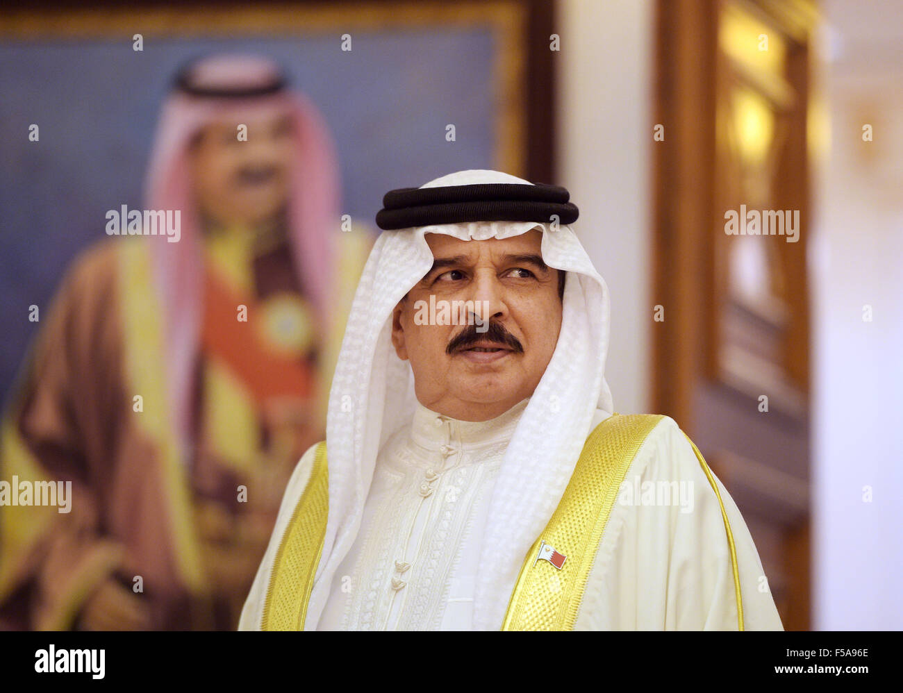 Хамада ибн ису аль халифу. Король Бахрейна Хамад Аль Халиф. Королём Бахрейна Хамадом Бен Исой Аль Халифой.