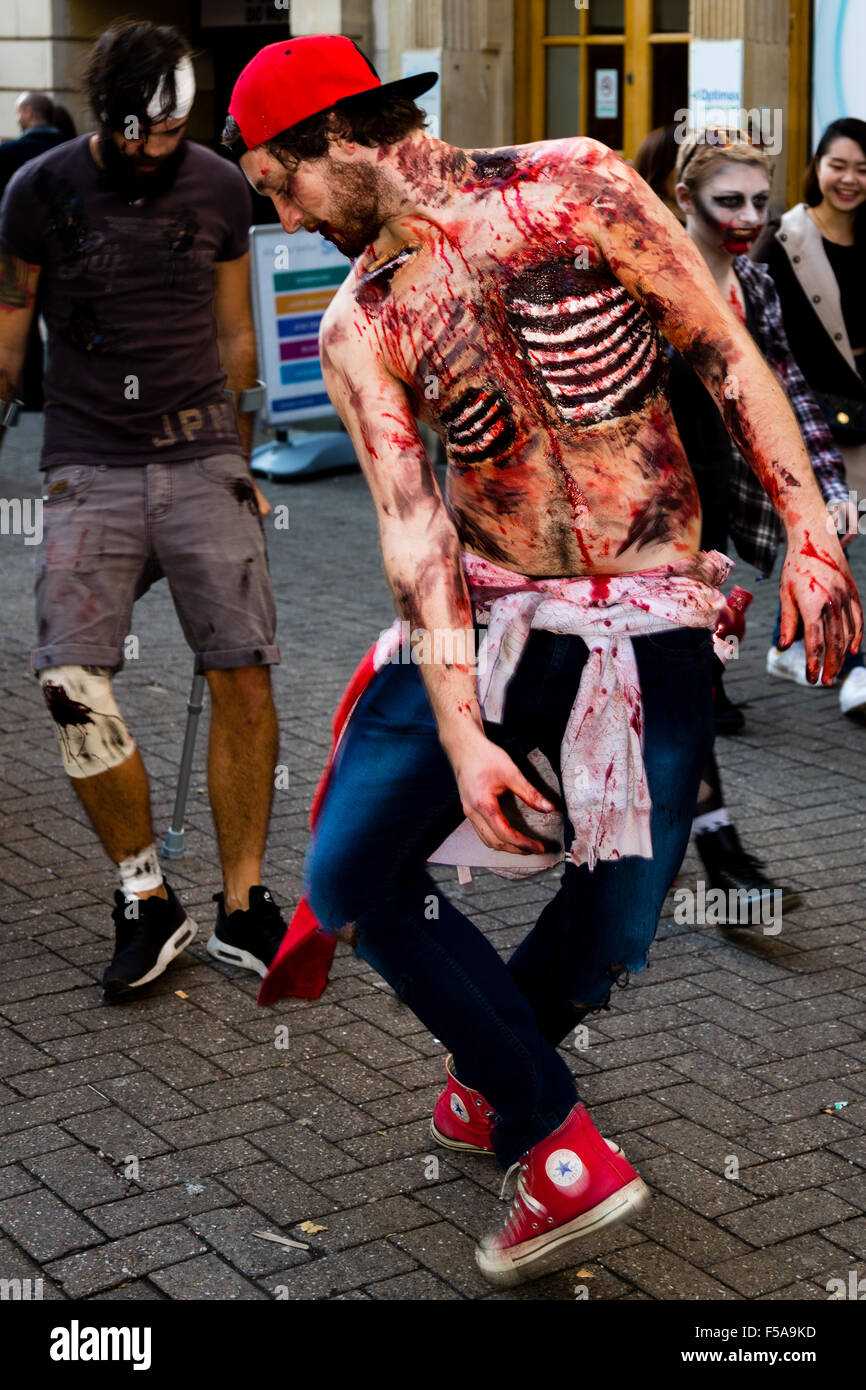 Bristol, UK. 31st October, 2015. Bristol Zombie Walk. Hundreds turn out dressed as zombies for Bristol Zombie Walk 2015 Credit:  Rob Hawkins/Alamy Live News Stock Photo