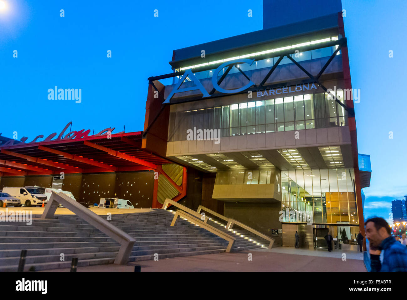 Barcelona, Spain, Luxury Hotel, AC Marriott Forum CCIB Convention Center,  Modern Building at Dusk (Design: Josep Lluís Mateo, Architect Stock Photo -  Alamy