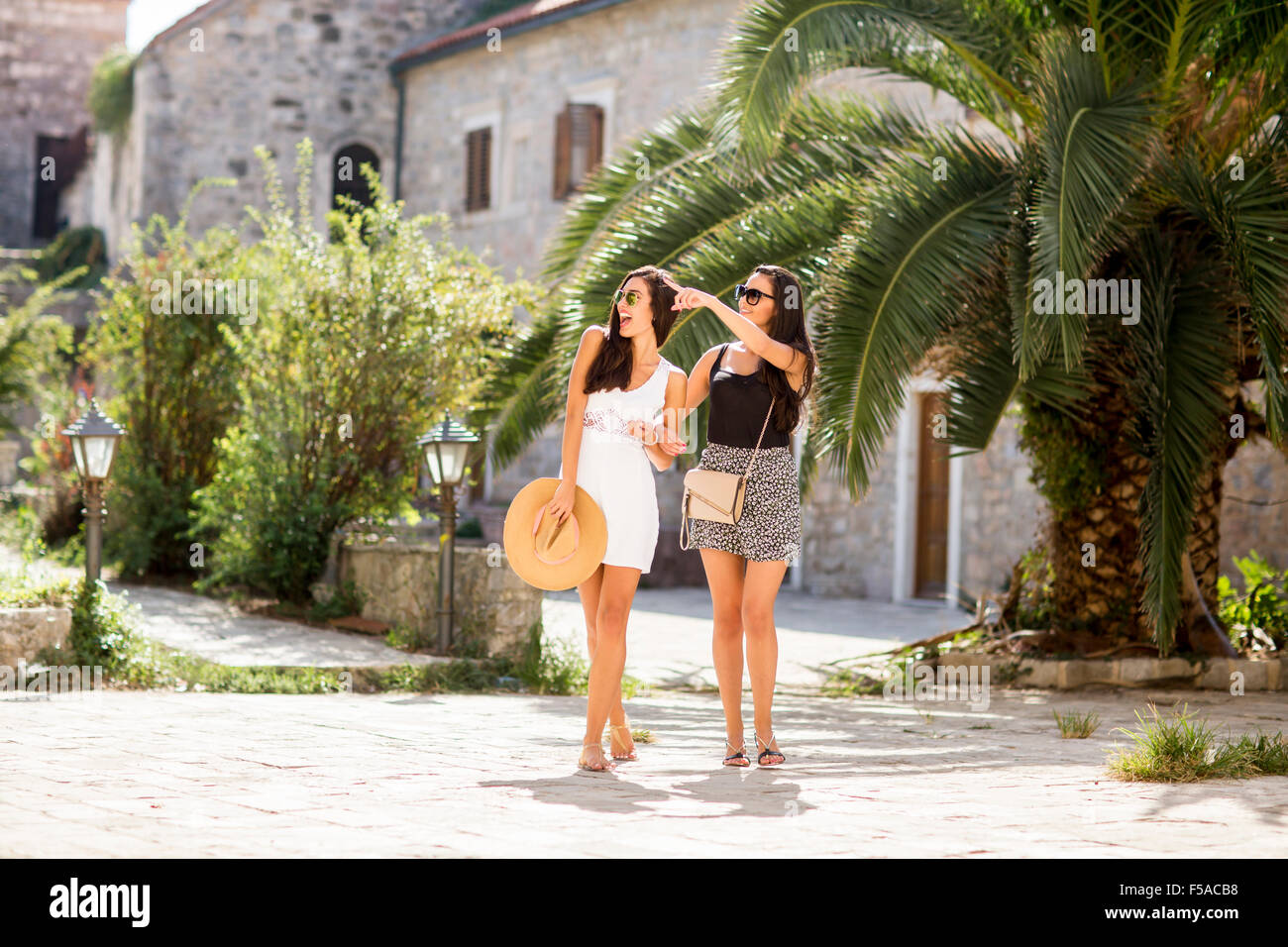 Beautiful women in summer hi-res stock photography and images - Alamy