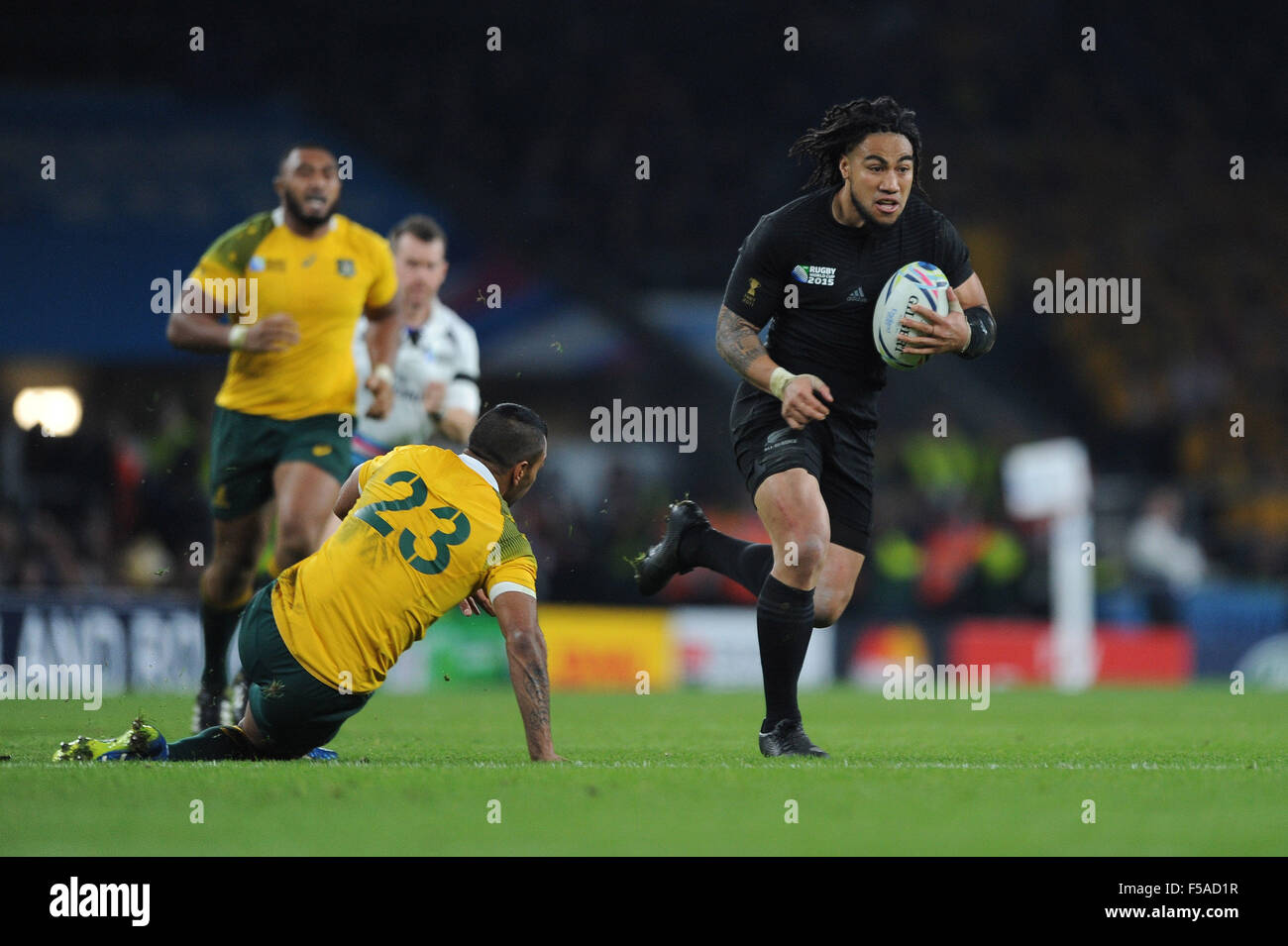 London, UK. 31st October 2015.  Maa Nonu of New Zealand wrong foots Kurtley Beale of Australia and goes on to score a try during the Rugby World Cup Final between New Zealand and Australia - Twickenham Stadium, London.© Cal Sport Media/Alamy Live News Credit:  Cal Sport Media/Alamy Live News Stock Photo