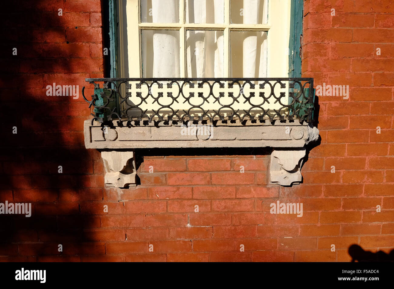 Window Ledge High Resolution Stock Photography and Images Alamy