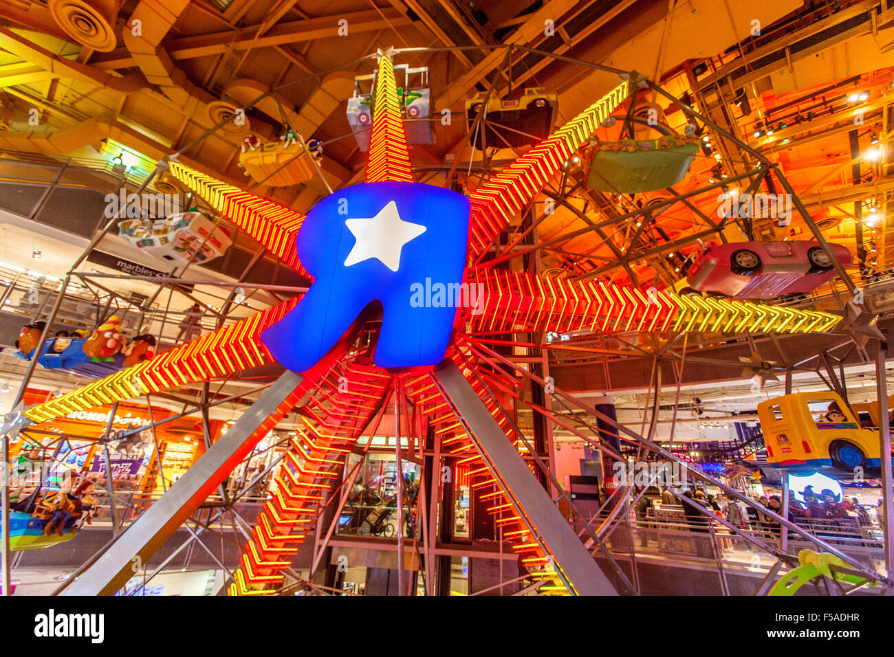 Toys R Us Store In Times Square High Resolution Stock Photography and  Images - Alamy