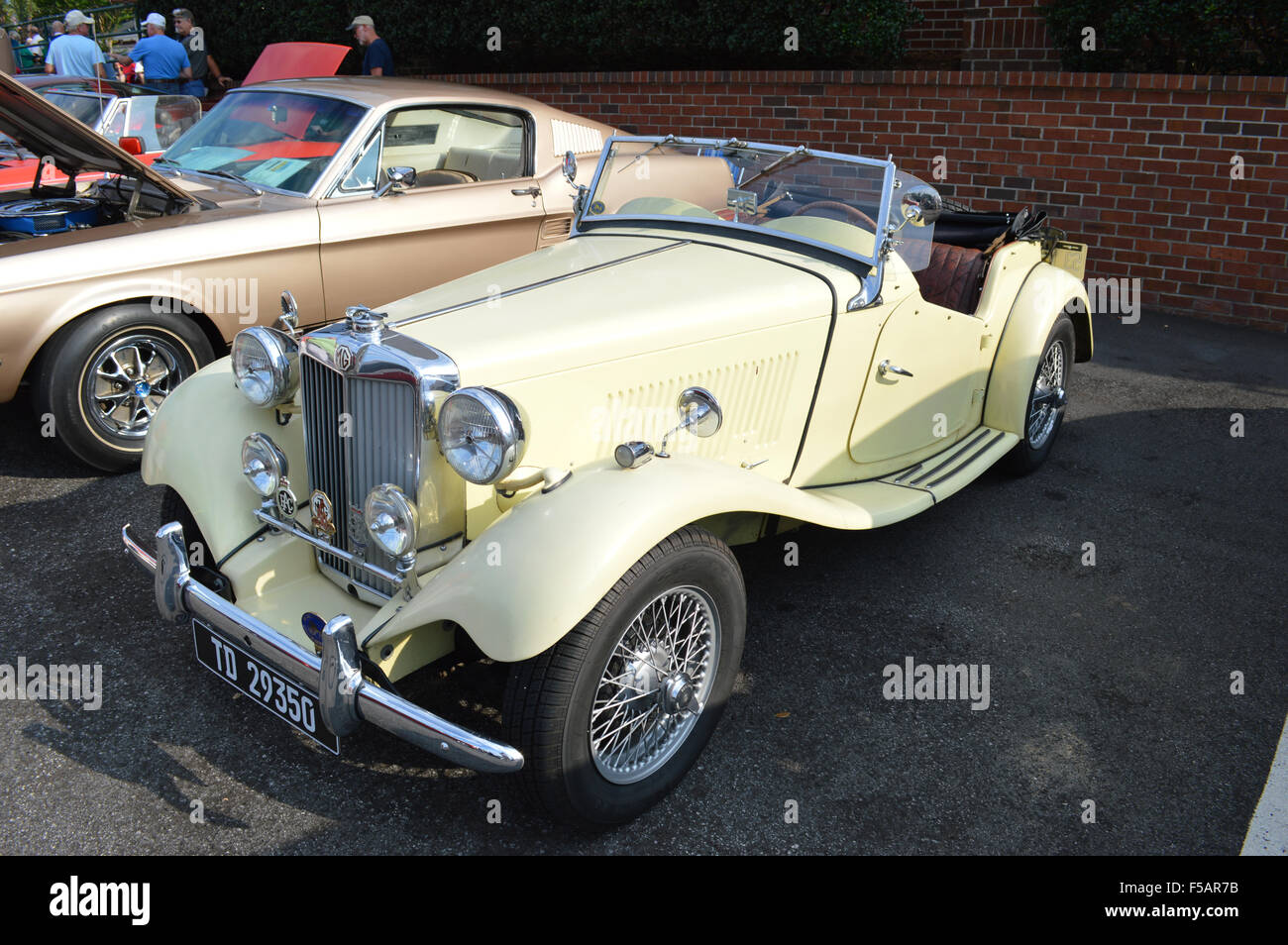A 1953 MG TD British Sports Car Stock Photo Alamy
