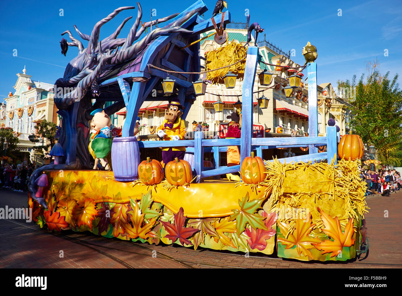 Halloween Parade Along Main Street Disneyland Paris Marne-la-Vallee Chessy France Stock Photo