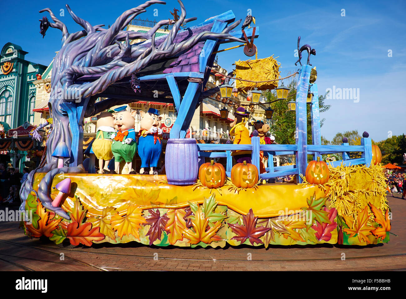 Halloween Parade Along Main Street Disneyland Paris Marne-la-Vallee Chessy France Stock Photo