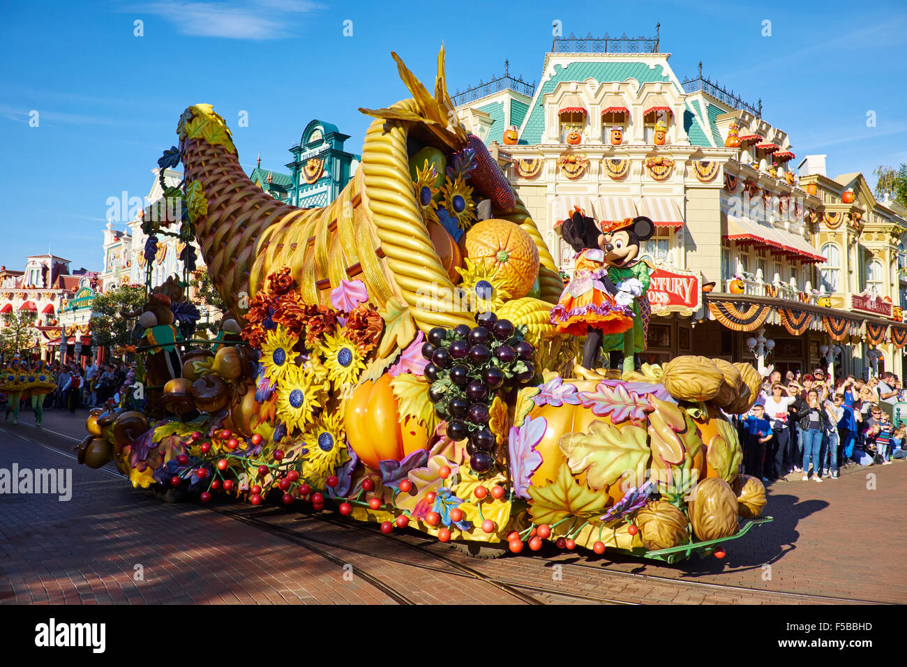 Halloween Parade Along Main Street Disneyland Paris Marne-la-Vallee Chessy France Stock Photo