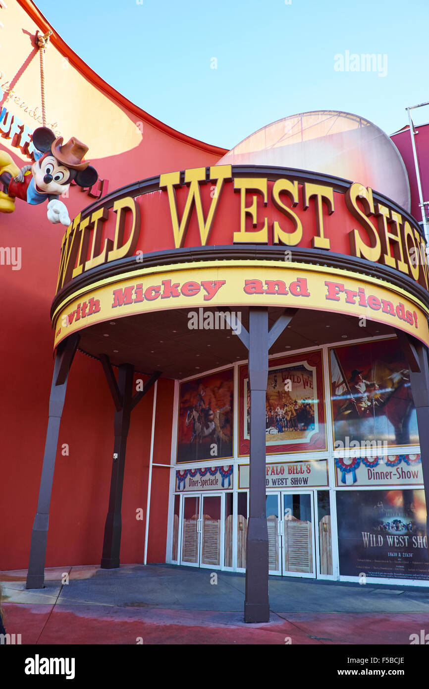 omdrejningspunkt hit aflevere Entrance To Buffalo Bill's Wild West Show Within The Disney Village, Disneyland  Paris Marne-la-Vallee Chessy France Stock Photo - Alamy