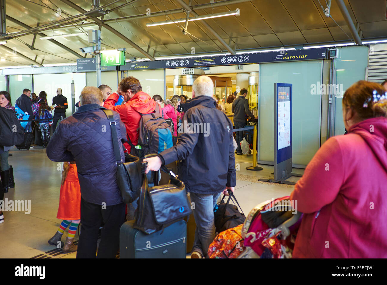 Queuing At The Euro Star Entrance Marne Train Station Disneyland Paris Marne-la-Vallee Chessy France Stock Photo