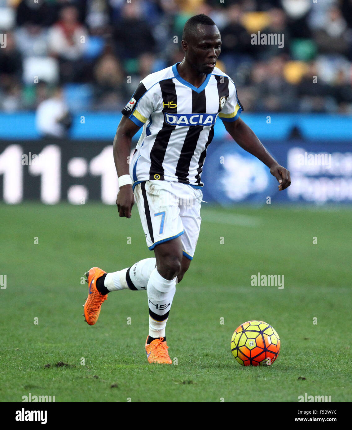 Udine, Italy. 1st November, 2015. Udinese's midfielder Emmanuel Agyemang Badu runs with the ball during the Italian Serie A football match between Udinese Calcio v Sassuolo Calcio at Friuli Stadium on 1st November, 2015 in Udine. Credit:  Andrea Spinelli/Alamy Live News Stock Photo