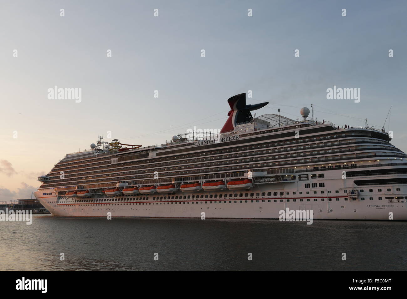 Departing cruise ship carnival hi-res stock photography and images - Alamy