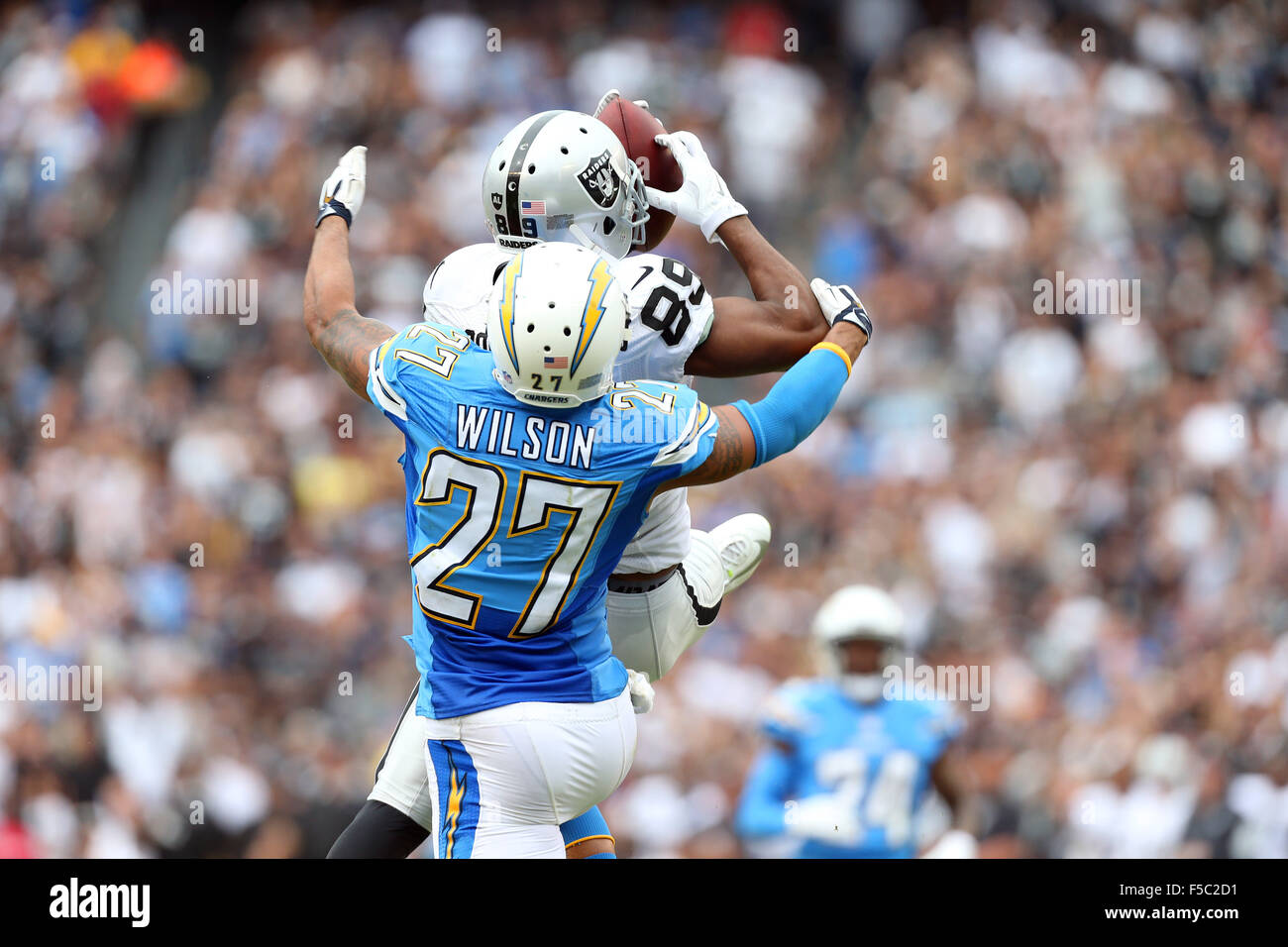 October 25, 2015 Amari Cooper #89 of the Oakland Raiders catches a