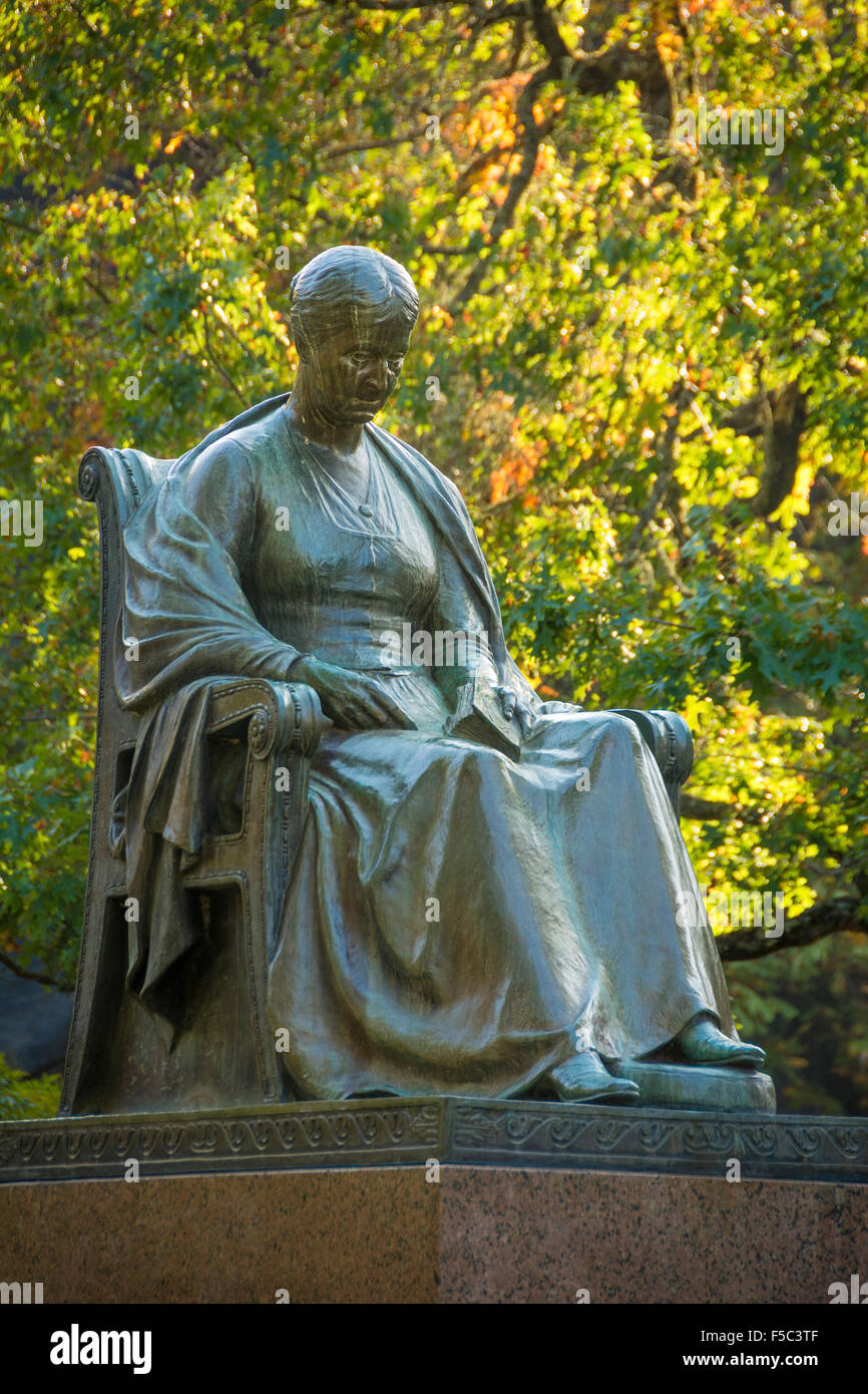 The Pioneer Mother statue at the University of Oregon, Eugene, Oregon. Stock Photo