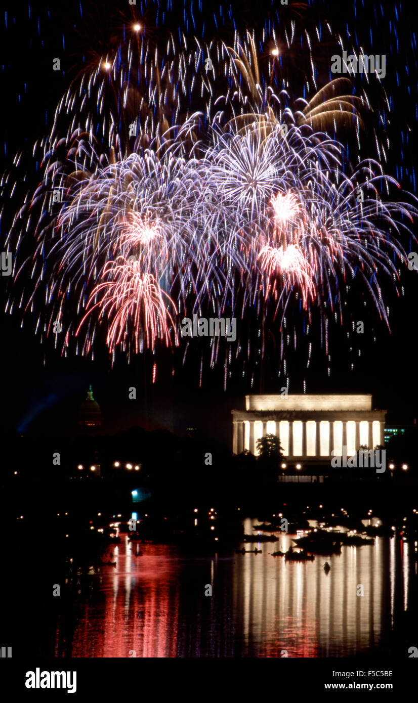 Washington, DC. 741991 Annual July 4th fireworks display over the