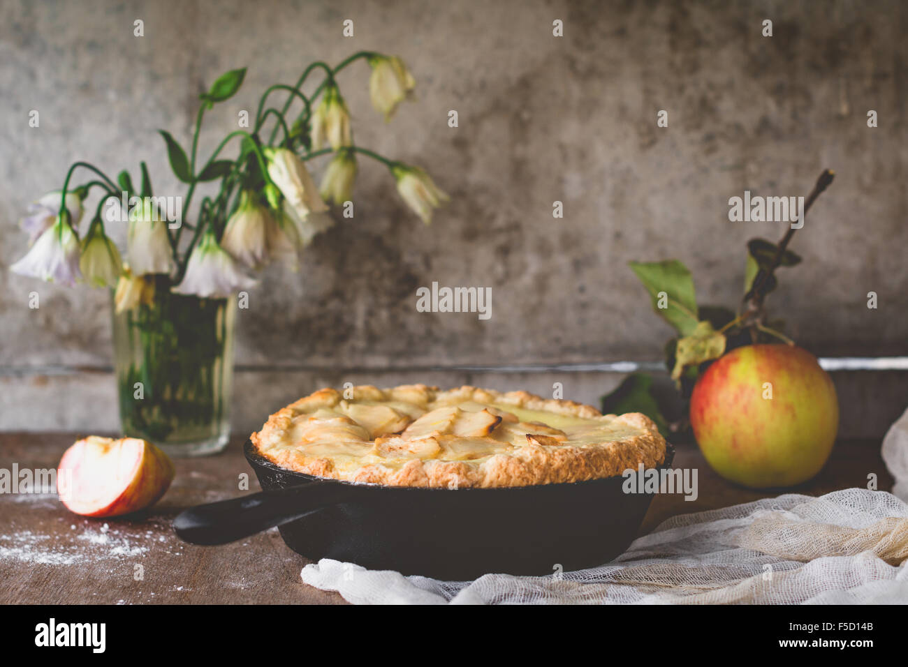 Rustic apple pie, traditional American cuisine. Thanksgiving food, holiday pie Stock Photo
