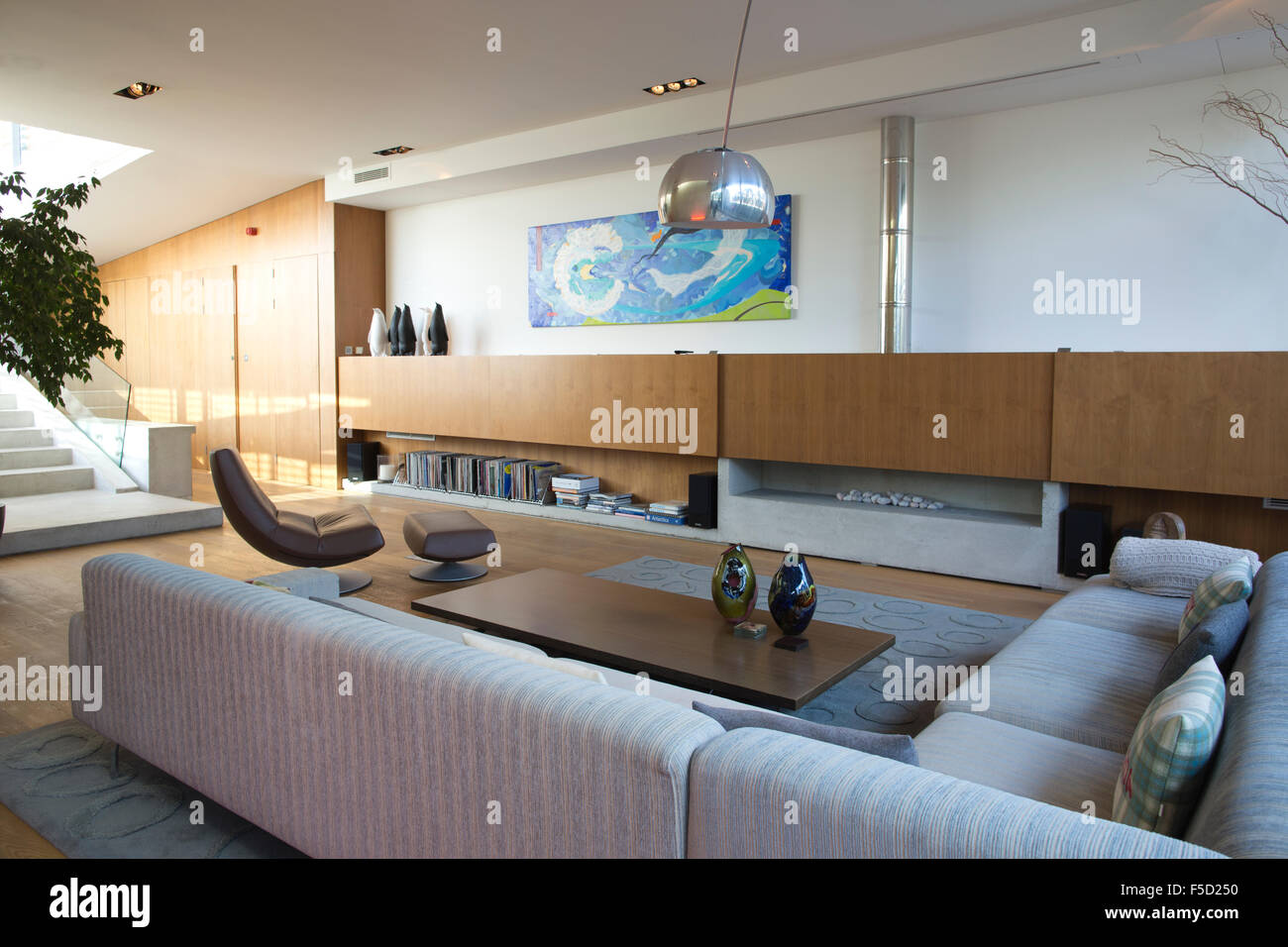 4,000 sq ft penthouse apartment which features two 60ft raw concrete ... - Studio 1000 Sq Ft Penthouse Apartment