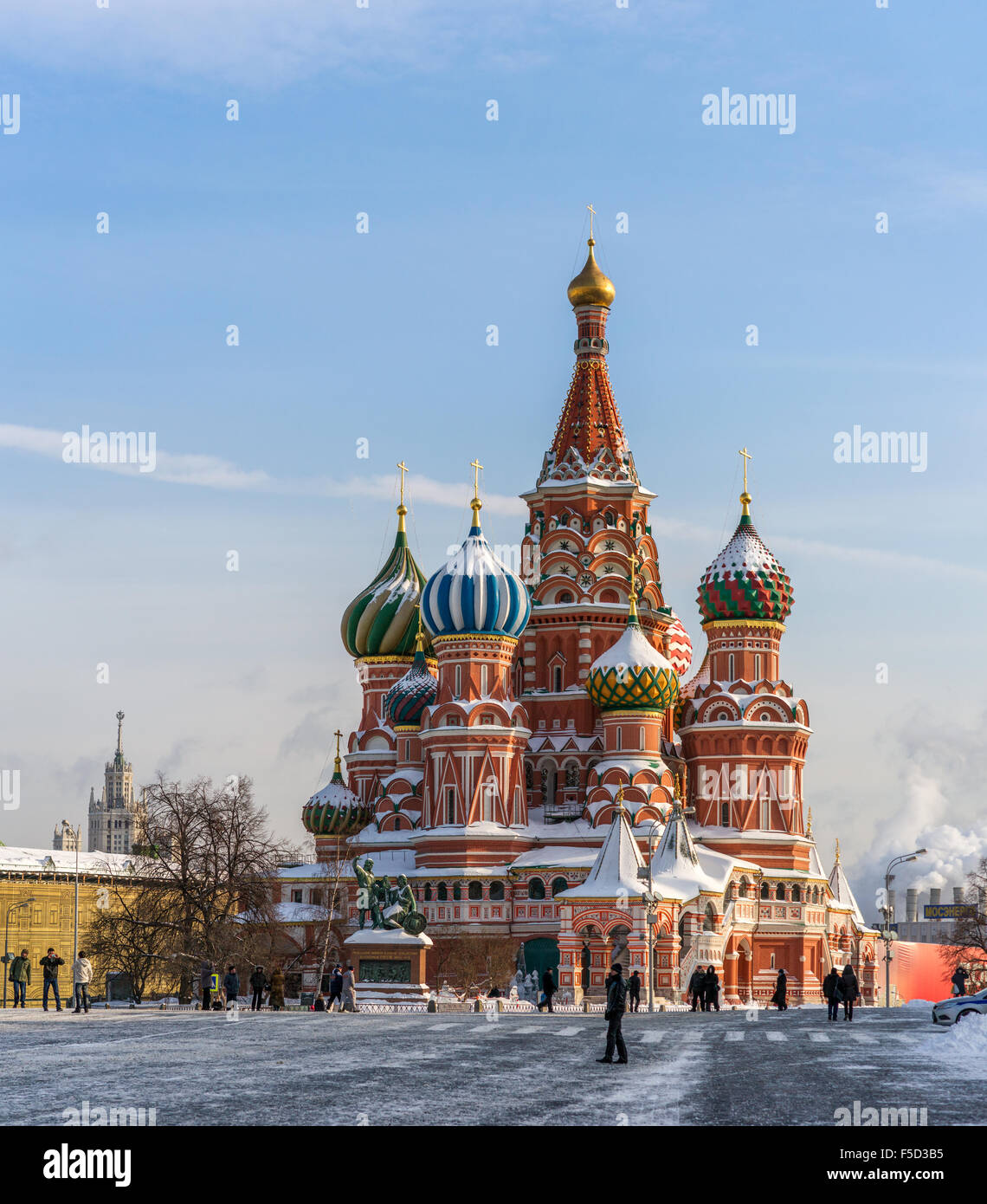 St basils cathedral snow hi-res stock photography and images - Alamy