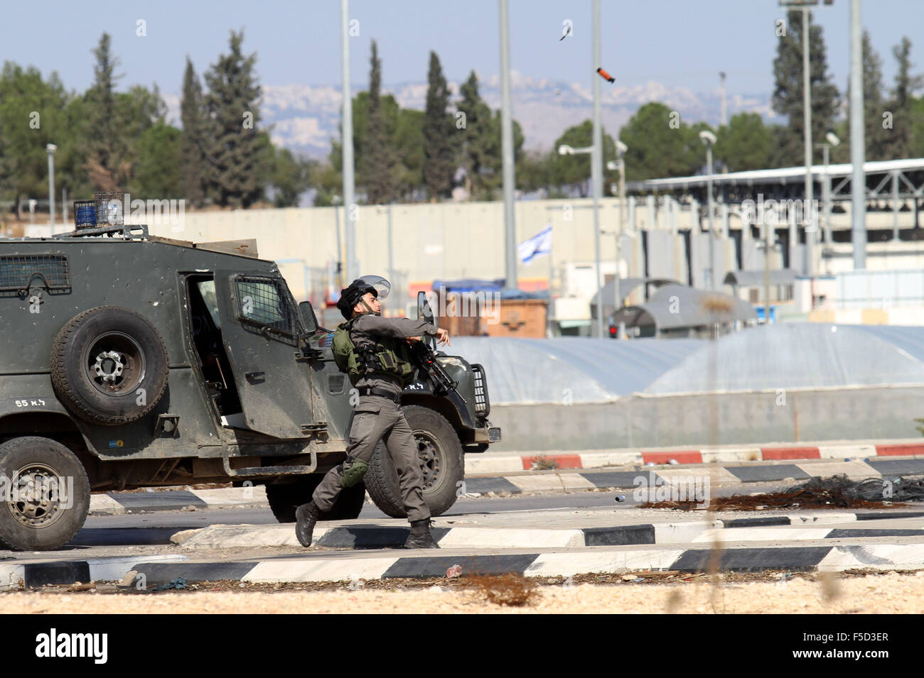 Jenin Checkpoint Jenin, West Bank, Palestinian Territory. 2nd Nov, 2015. An Israeli ...
