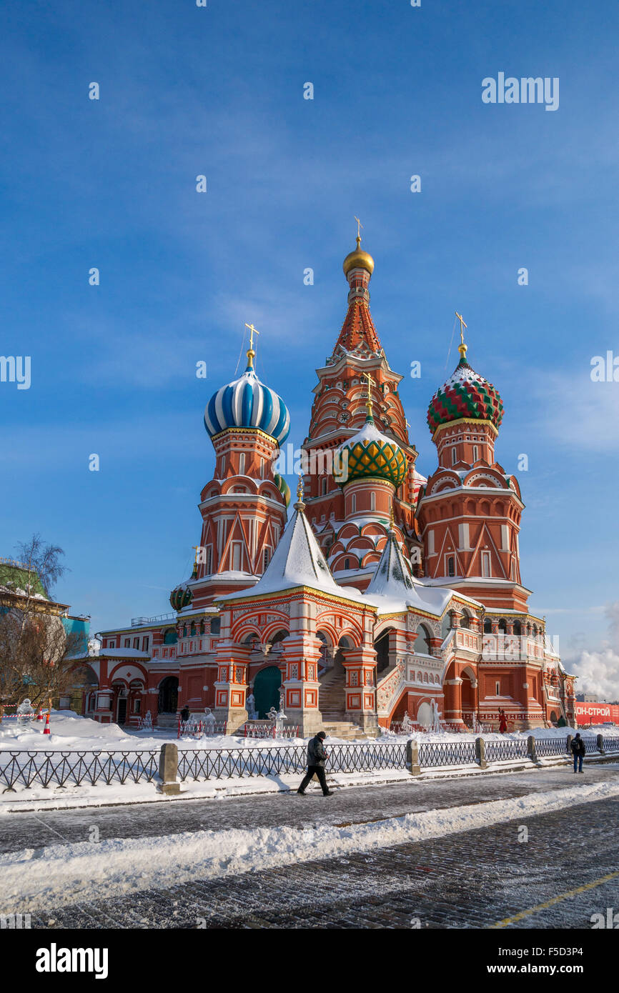 St. Basil's Cathedral in Moscow, Russia on a winter day Stock Photo - Alamy