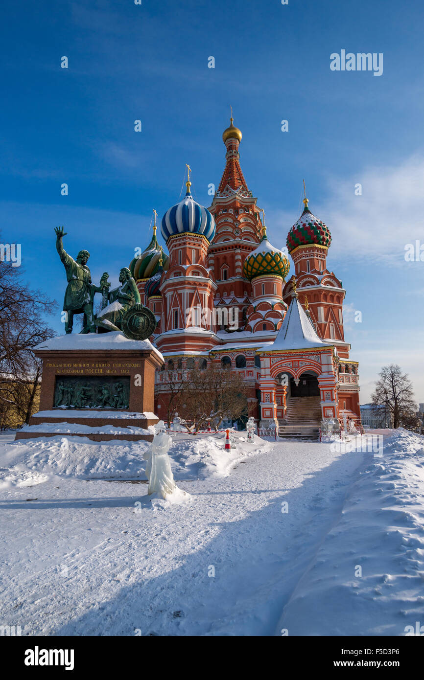 Moscow st basil in snow hi-res stock photography and images - Alamy