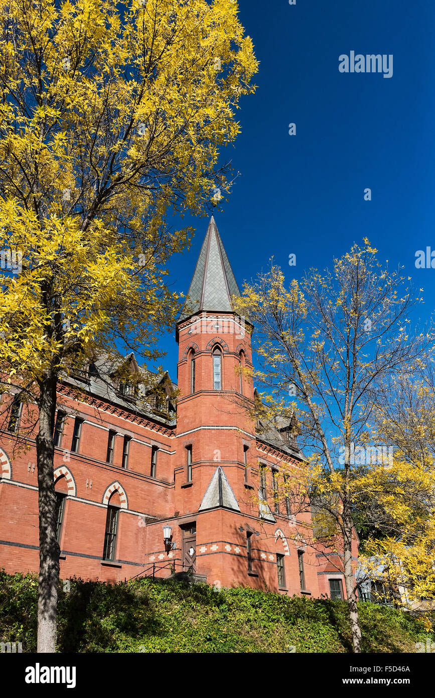 Samuel Curtis Johnson Hall,  School of Management on the campus of Cornell University, Ithaca, New York, USA Stock Photo