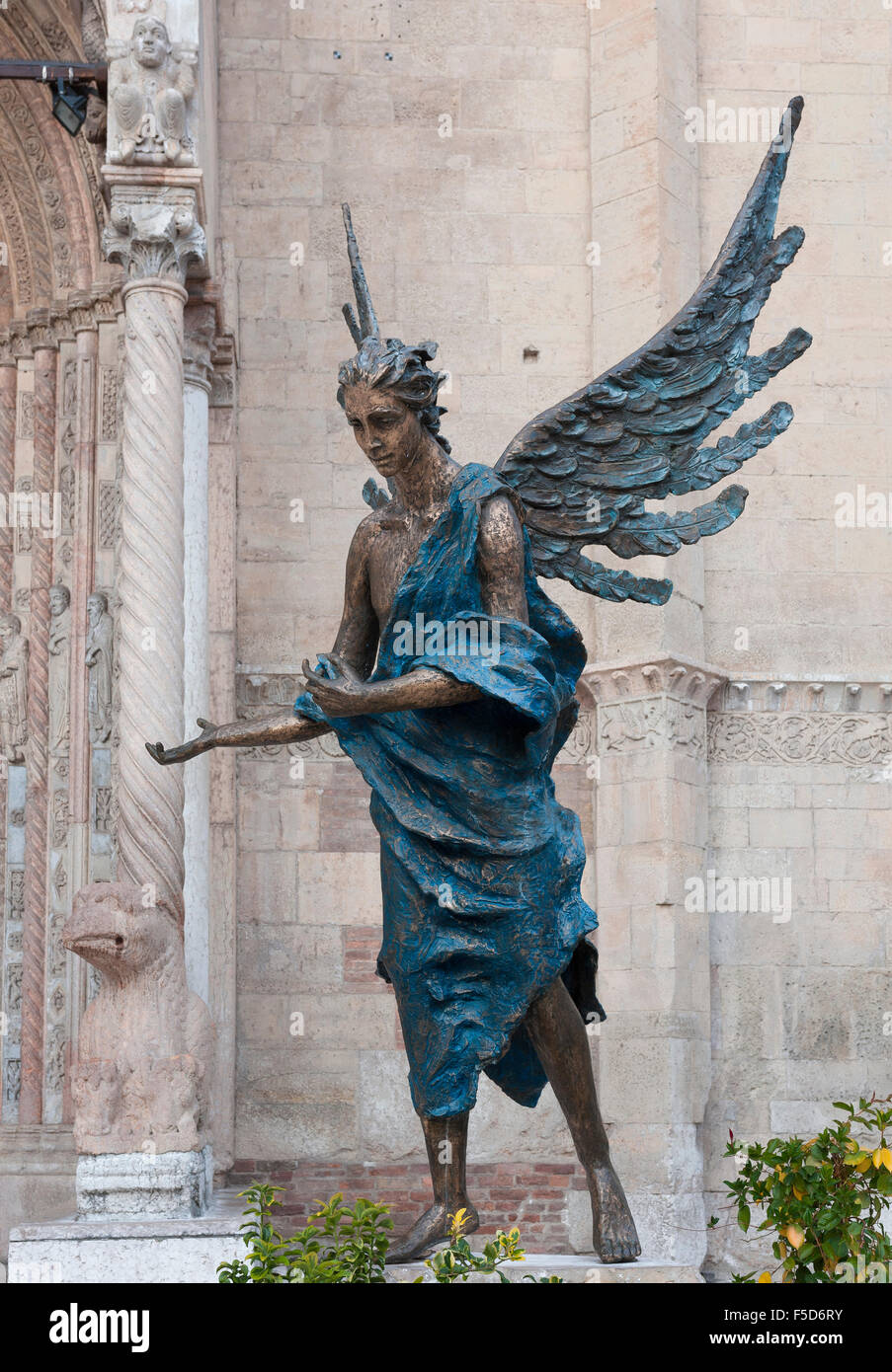 Blue angel in front of Verona Cathedral, bronze sculpture by Albano Poli,  2015, Verona Province, Veneto, Italy Stock Photo - Alamy