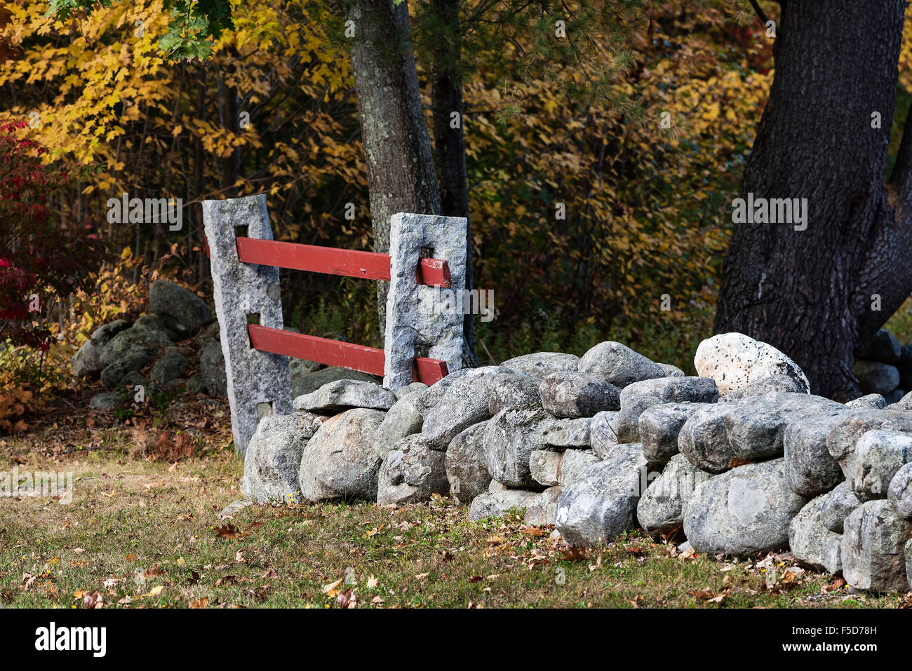 Rustic stone wall and autumn color, Marlborough, New Hampshire, USA Stock Photo