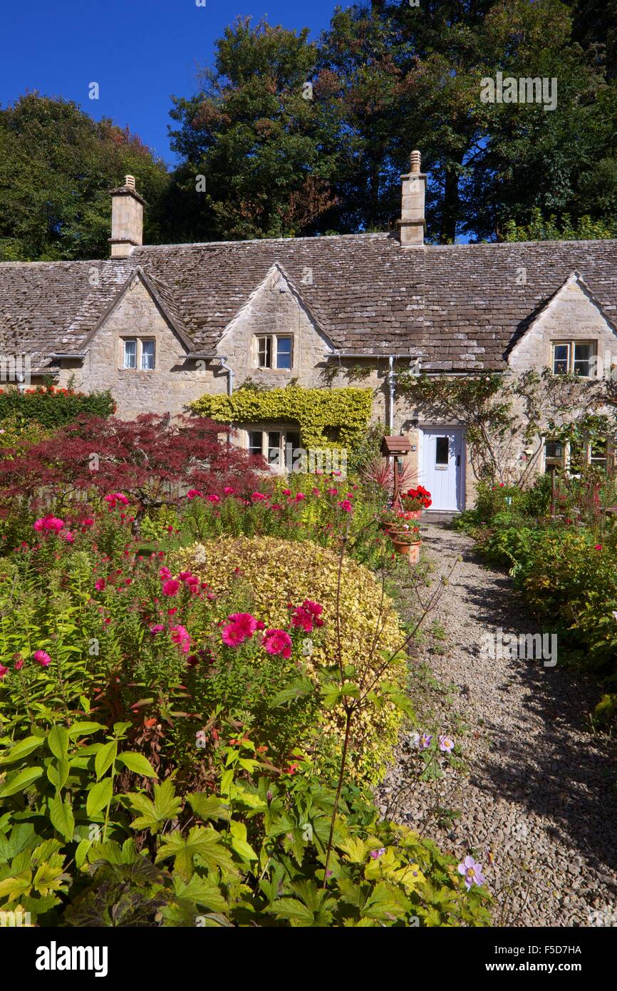 Traditional cottage garden,  Bibury, Cotswolds, Gloucestershire, England, UK, GB, Europe Stock Photo