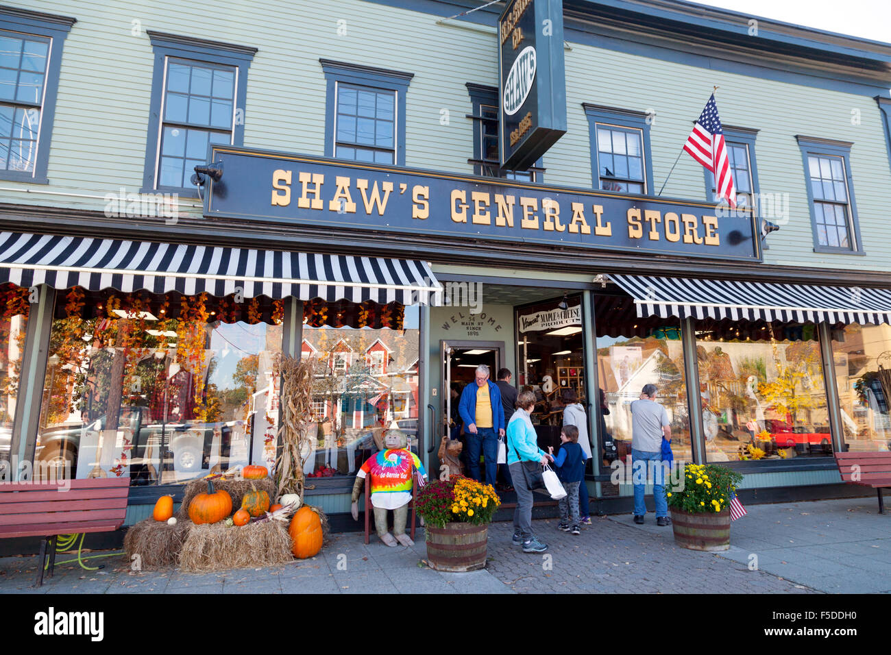 Shaw's General Store exterior, Main Street, Stowe, Vermont USA Stock