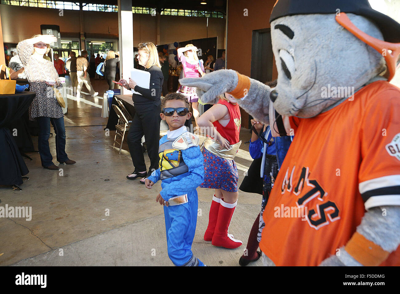 Napa, CA, USA. 29th Oct, 2015. A popular face at the Napa Valley Business Expo, San Francisco Giants mascot Lou Seal points to Elijah Stanley before the costume contest in the Chardonnay Hall at the Napa Valley Expo on Thursday. © Napa Valley Register/ZUMA Wire/Alamy Live News Stock Photo