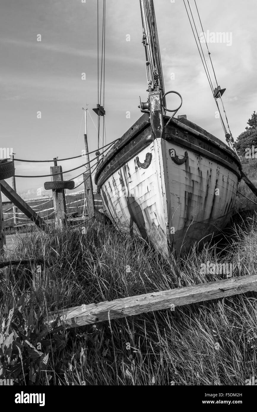 Boat old Black and White Stock Photos & Images - Alamy