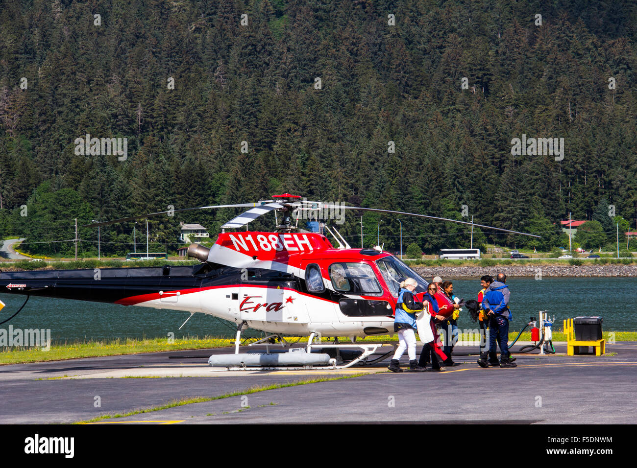 Helicopter activity hires stock photography and images Alamy