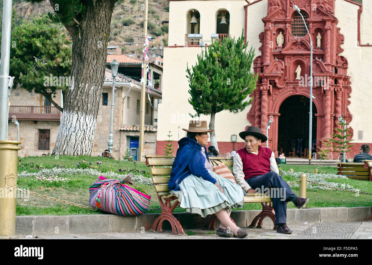 People in front of the Church Cathedral of San Antonio in Huancavelica, Peru Stock Photo