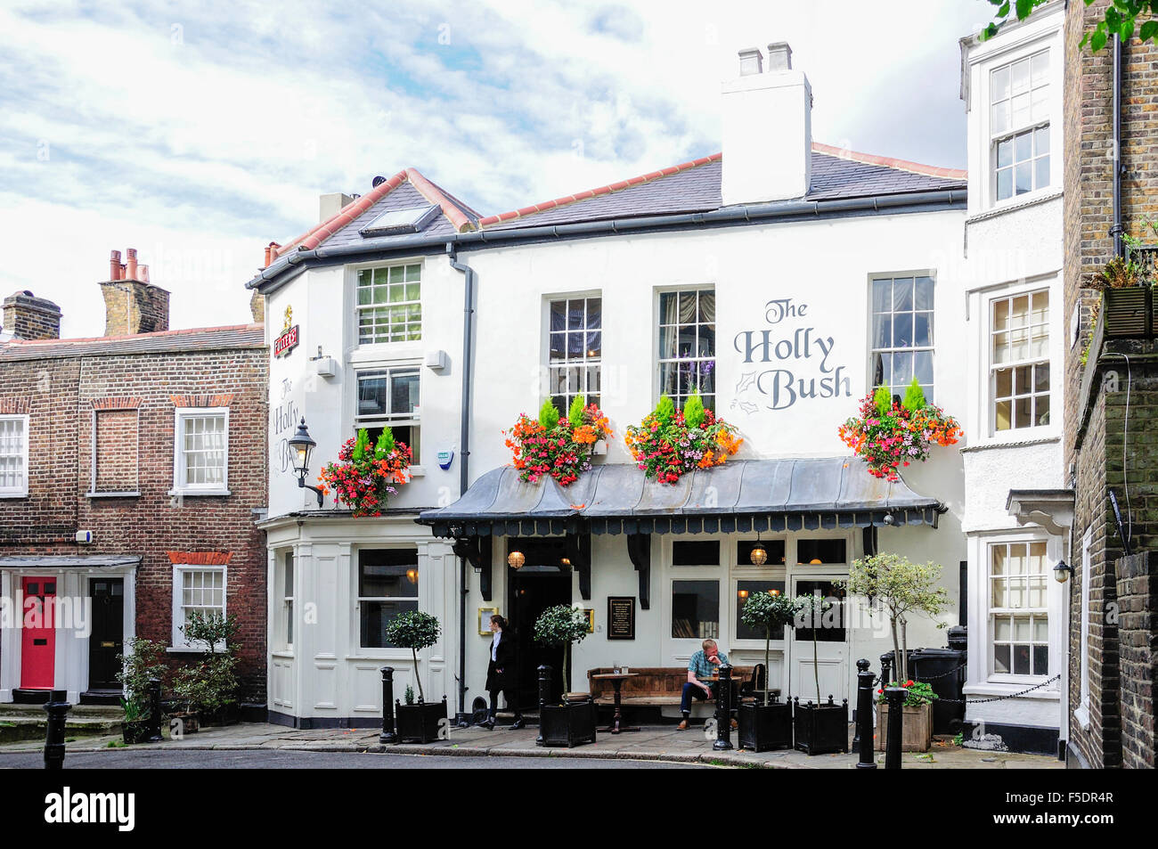 Holly bush pub hires stock photography and images Alamy