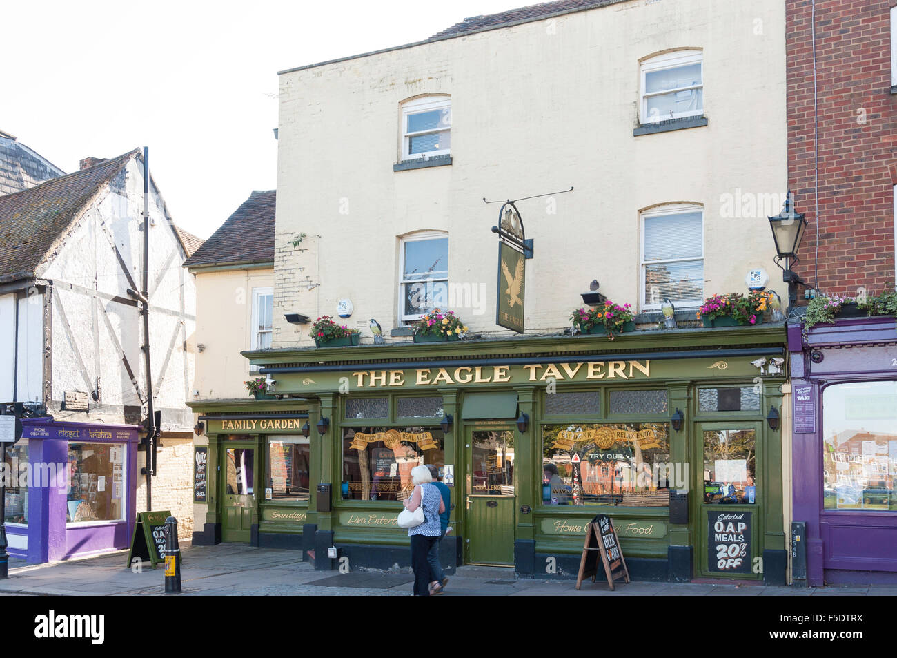 The Eagle Tavern, Rochester High Street, Rochester, Kent, England, United Kingdom Stock Photo