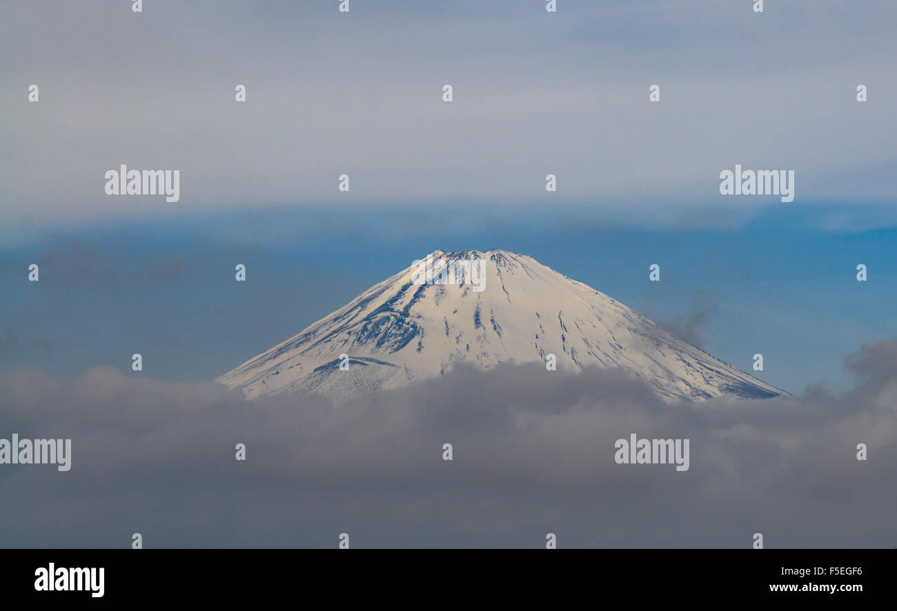 Mount fuji and clouds hi-res stock photography and images - Alamy