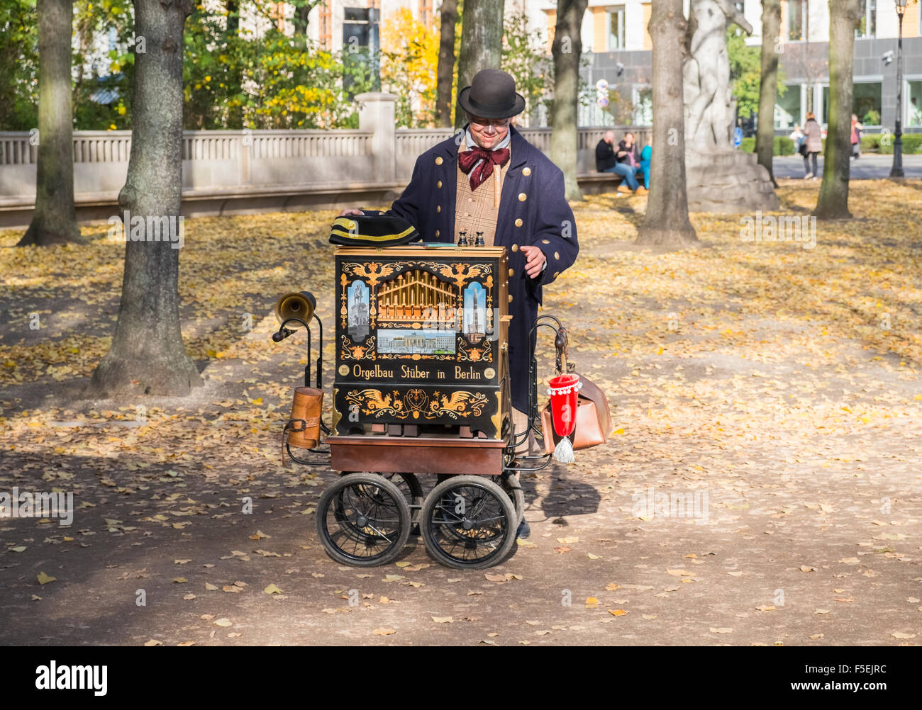 Organ Grinder High Resolution Stock Photography and Images - Alamy