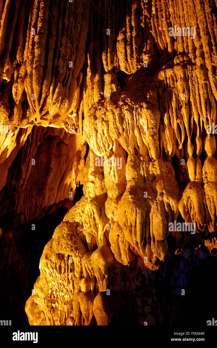 Hang Sung Sot Grotto (Cave of Surprises), Halong Bay, Vietnam Stock
